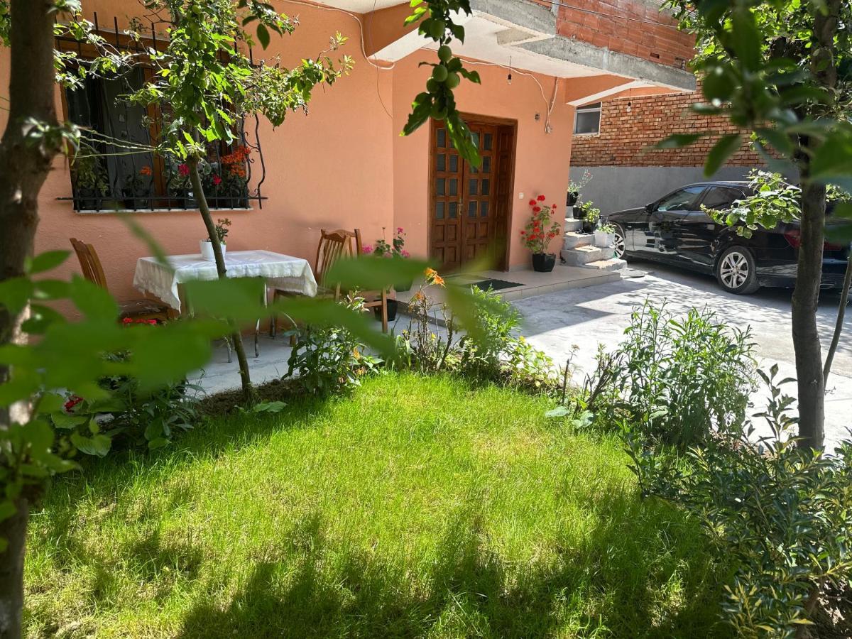 Guri Guest House Pogradec Extérieur photo
