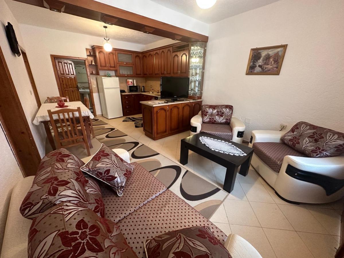 Guri Guest House Pogradec Extérieur photo